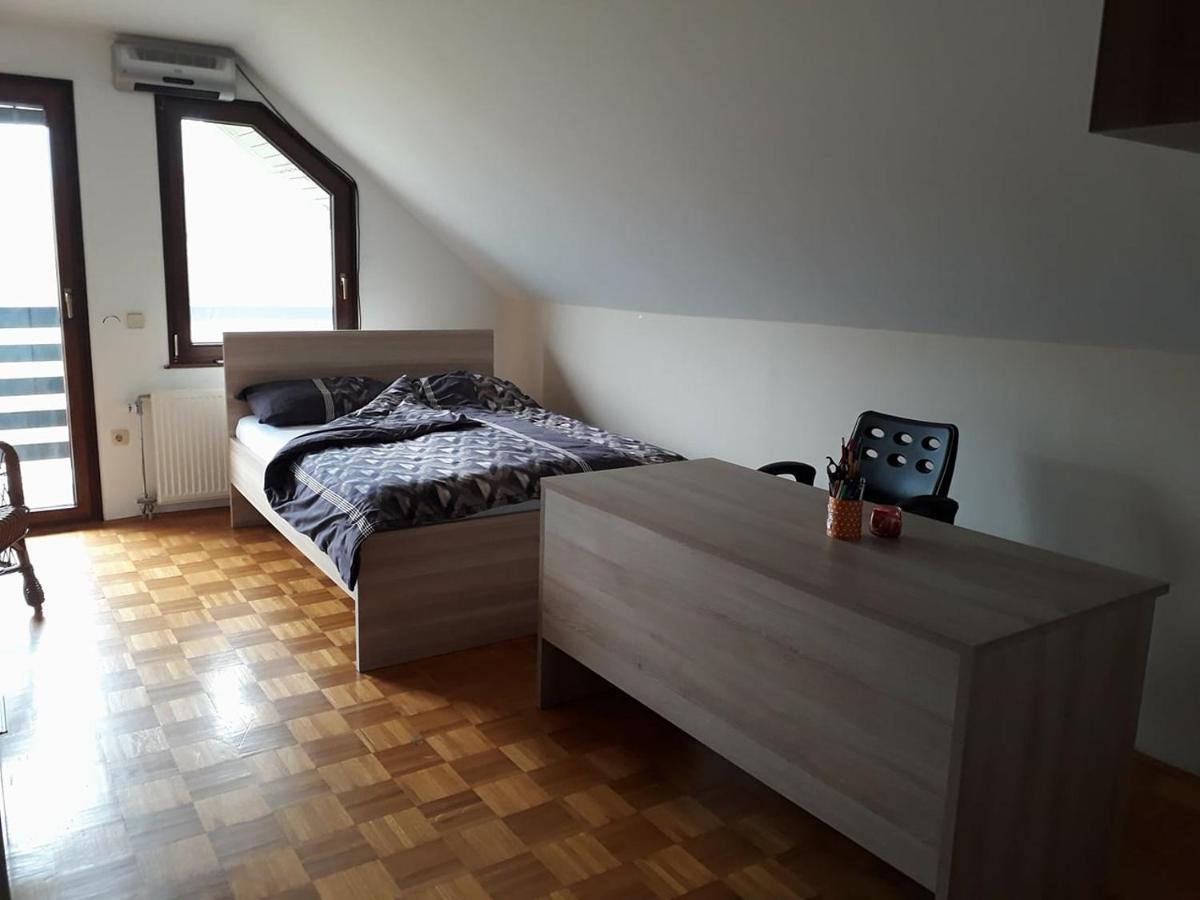 B&B Cerne Polhov Gradec Exterior photo