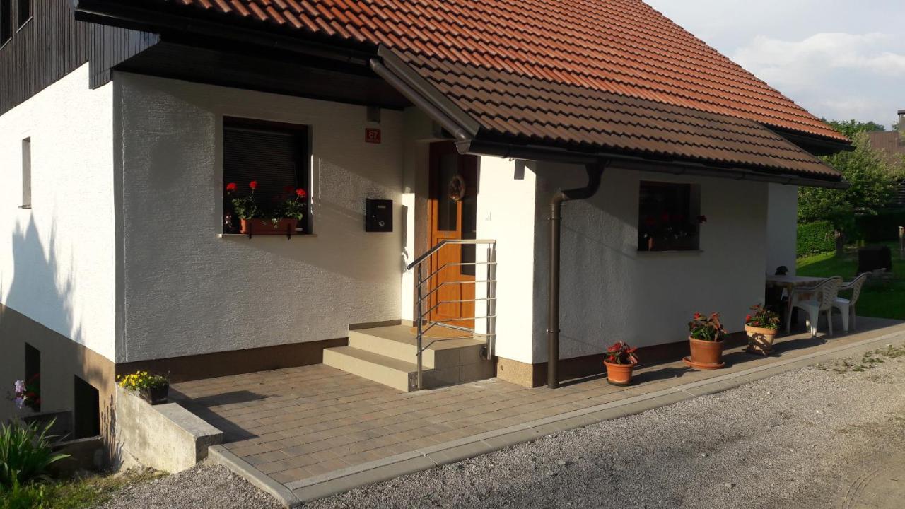 B&B Cerne Polhov Gradec Exterior photo